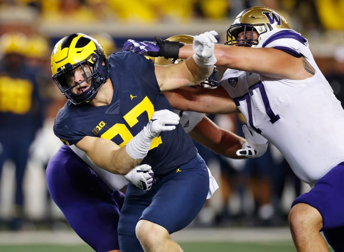 After a 14-sack season for Michigan, Hutchinson finished second in the Heisman Trophy voting in 2021.